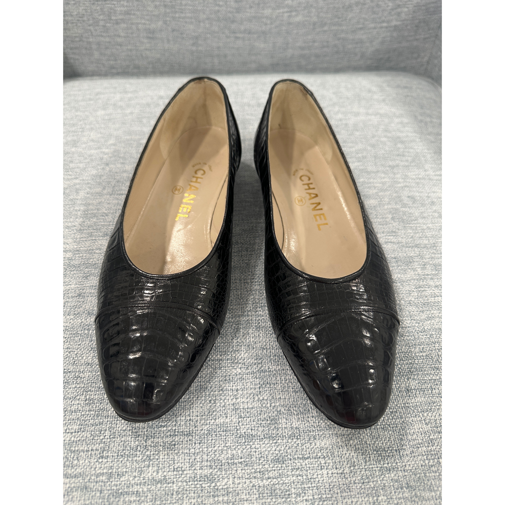 CHANEL Black Croc-Embossed Flats